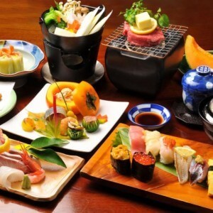 įvairių japoniškų patiekalų